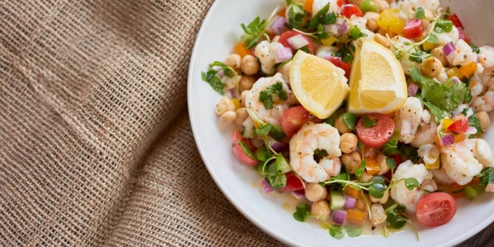 Ensalada de alubias con langostino