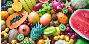 fruta variada en una mesa
